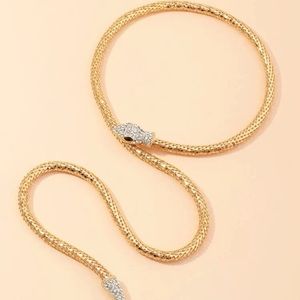 1pcs Rhinestone decore serpentine Necklace